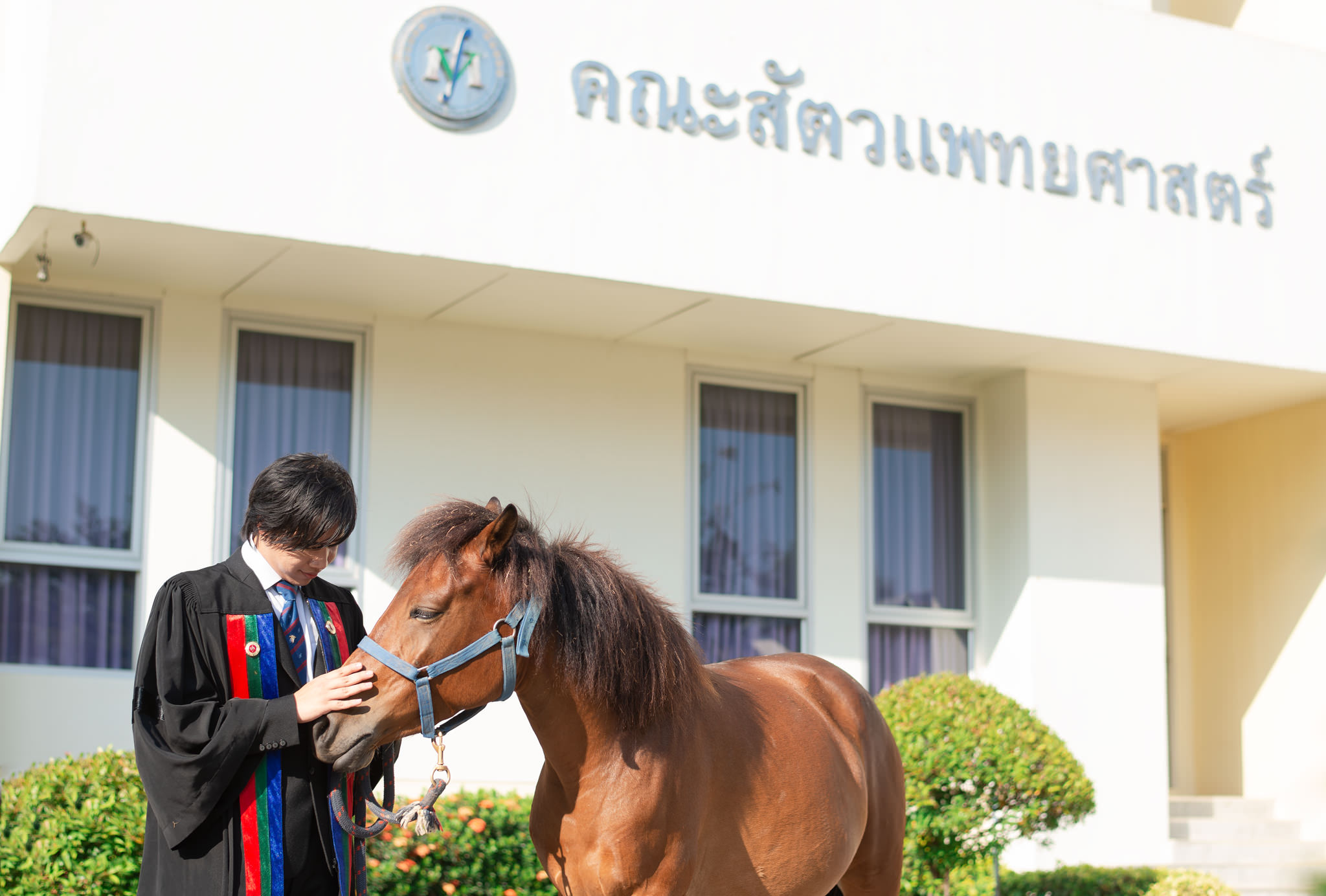 ถ่ายรูปรับปริญญามหาวิทยาลัยเทคโนโลยีมหานคร 13